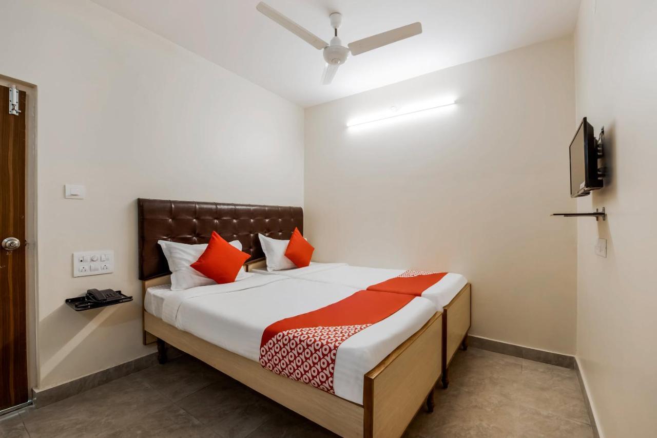 Отель Super Oyo G P Residency Какинада Экстерьер фото