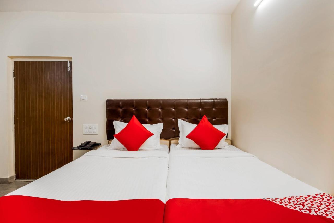 Отель Super Oyo G P Residency Какинада Экстерьер фото