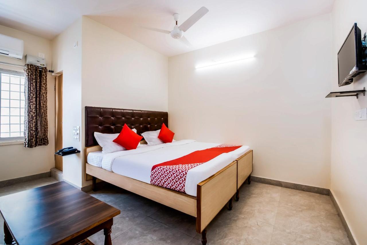 Отель Super Oyo G P Residency Какинада Экстерьер фото