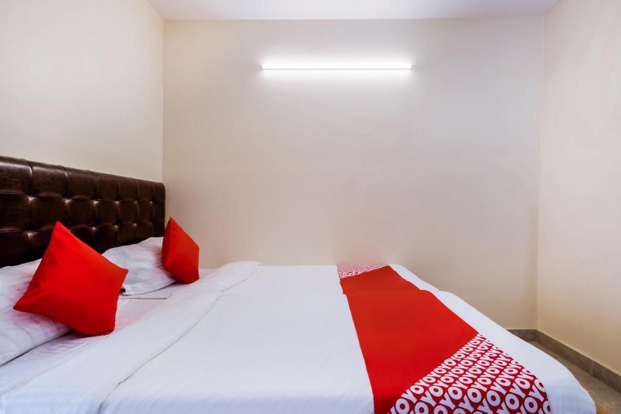 Отель Super Oyo G P Residency Какинада Экстерьер фото