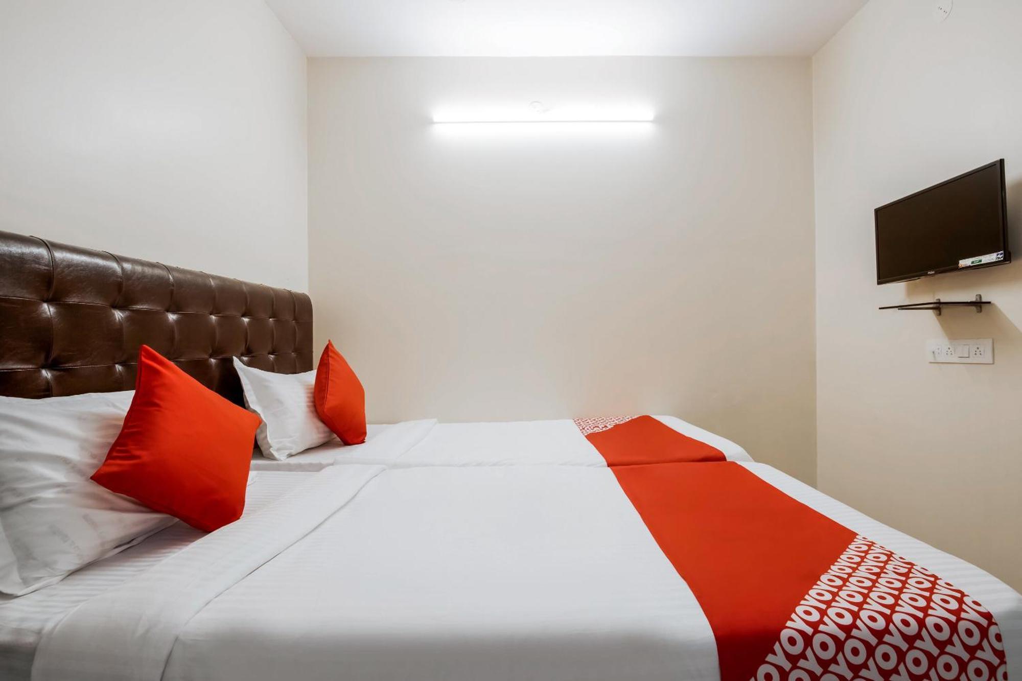 Отель Super Oyo G P Residency Какинада Экстерьер фото